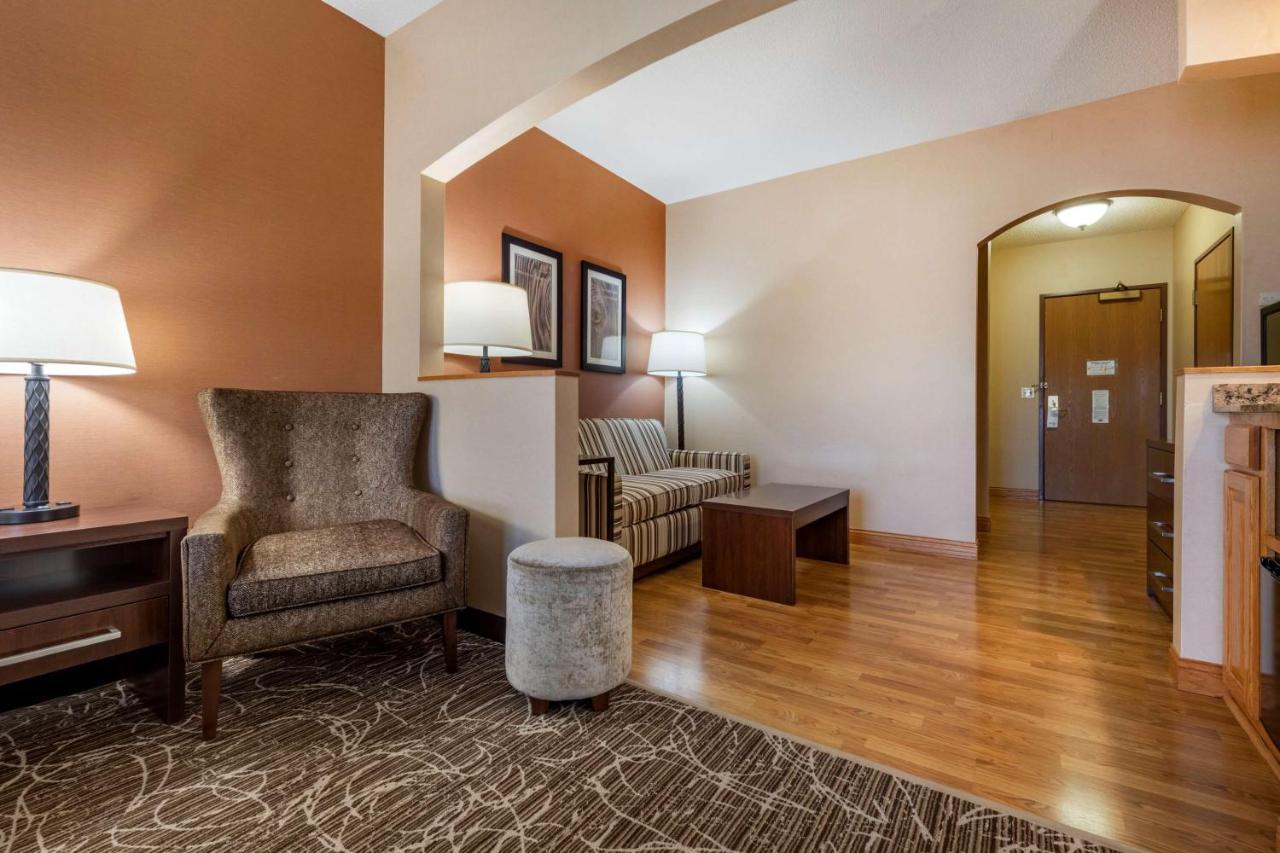 Best Western Plus Chelsea Hotel Monticello Buitenkant foto