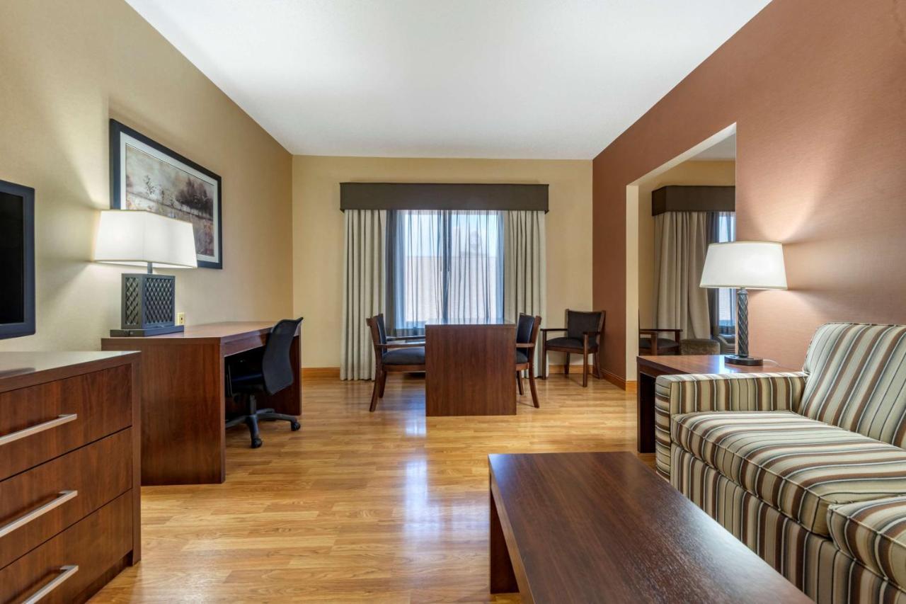 Best Western Plus Chelsea Hotel Monticello Buitenkant foto