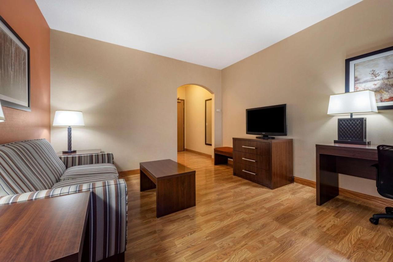 Best Western Plus Chelsea Hotel Monticello Buitenkant foto